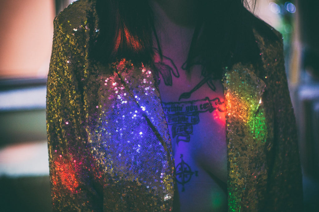 A glitter artist tells us how to remove every last bit of glitter after a  festival