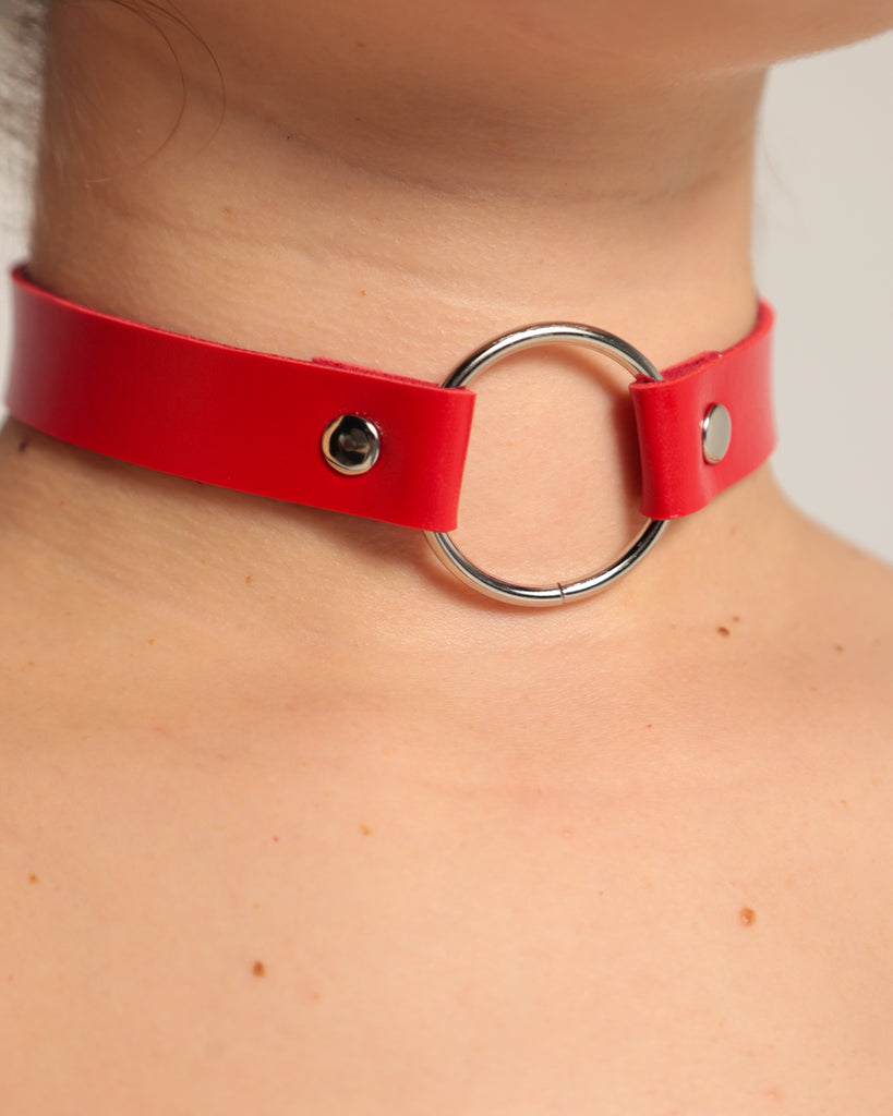 Y2K Nostalgia Faux Leather Choker With Mini Ring-Red-Side