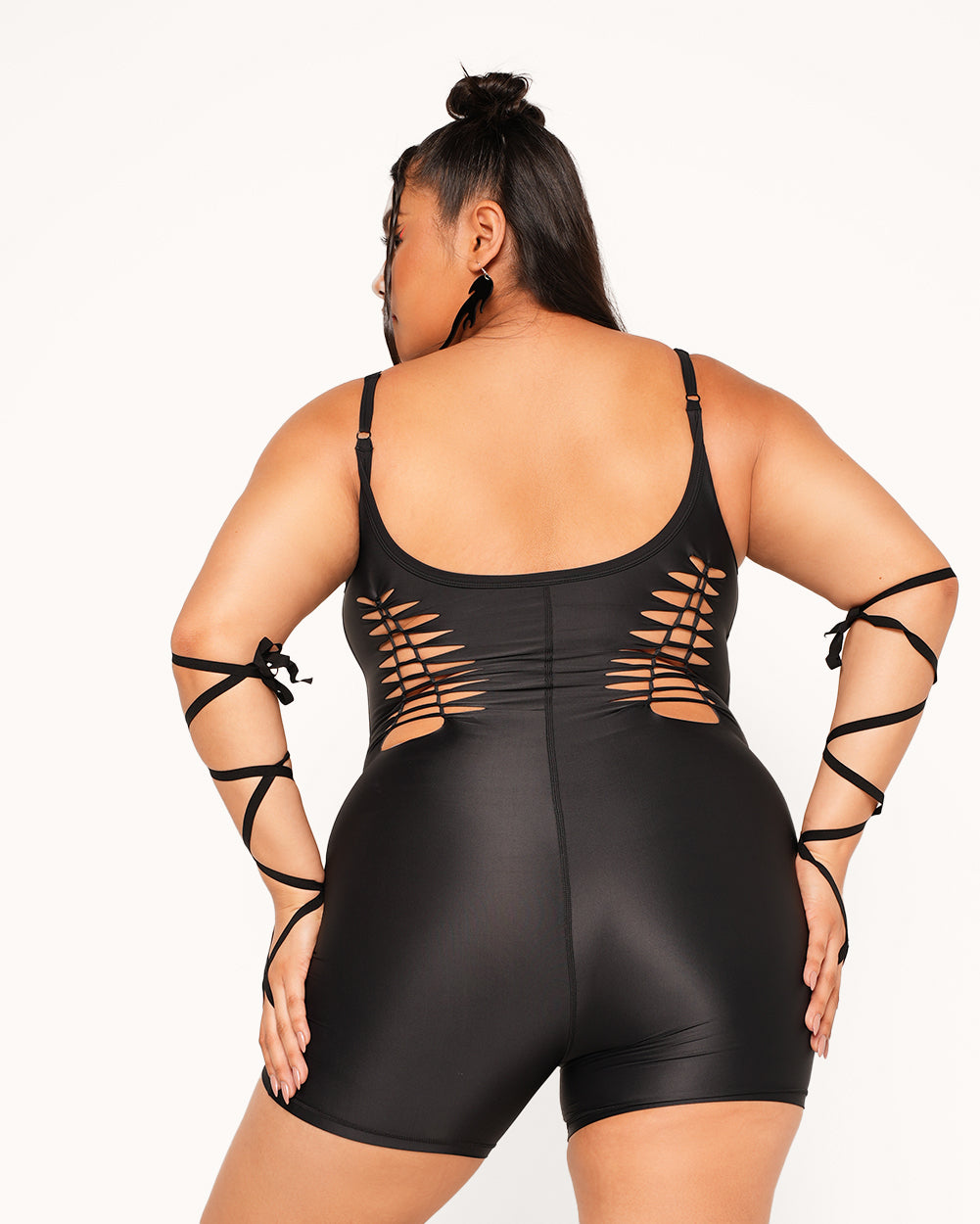 サロペット・オーバーオール・オールインワン theredthread S drape romper black THEREDTHREAD / ザレッドスレッド】S drape romper