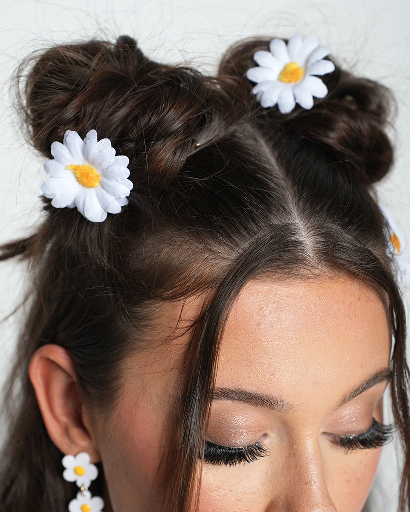 Meadow Muse Daisy Hair Clip Set-White-Regular-Front--Sarah2---S