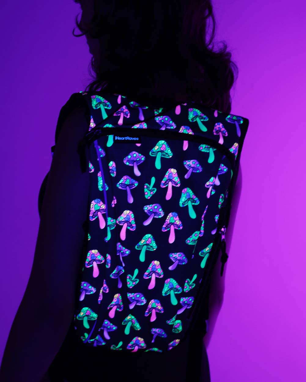 Space Spores 2.0 UV Reactive Hydration Pack with Back Pocket for Anti-Theft-Black/Green/Pink/Purple-UV 2