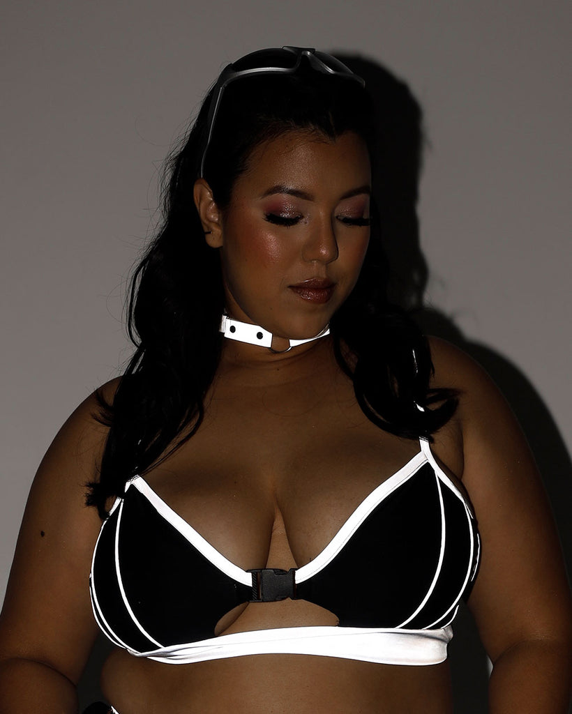 Thunder Shock Reflective Speed Clasp Crop Top-Curve1-Black/Silver-Reflective--Silvia---1X