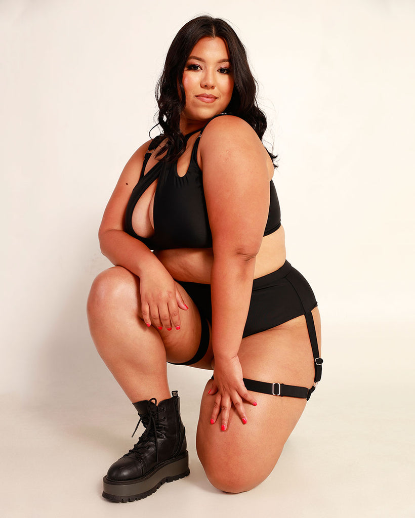 U Could Never Bottoms with Leg Harness-Curve1-Black-Lifestyle--Silvia---1X