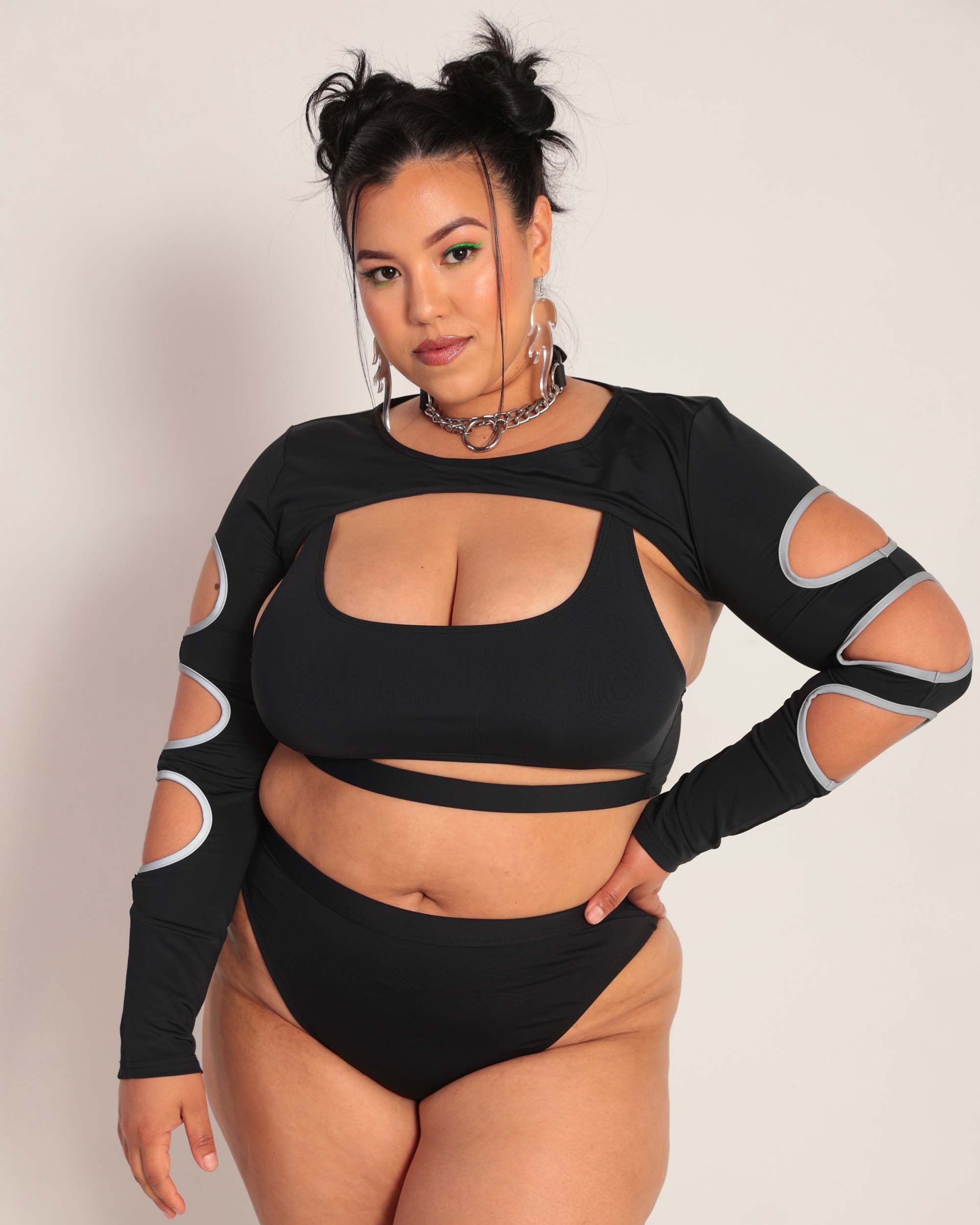 Backstage Baddie Reflective Arm Cutout Ultra Crop Top-Curve1-Black/Silver-Front--Silvia---1X