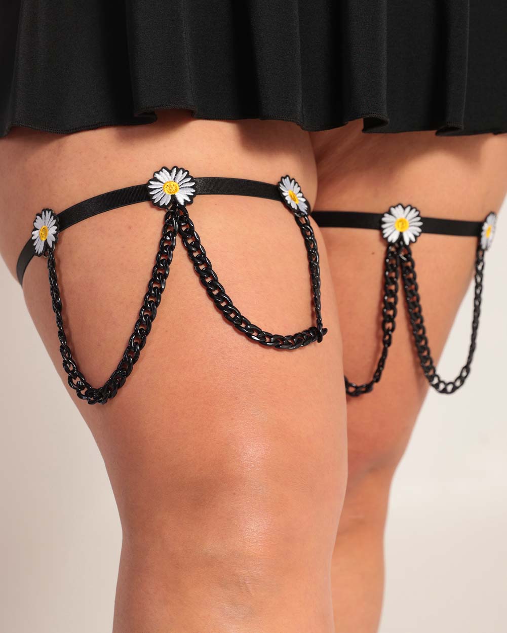Daisy Dreams Chain Leg Garter-Black-Front